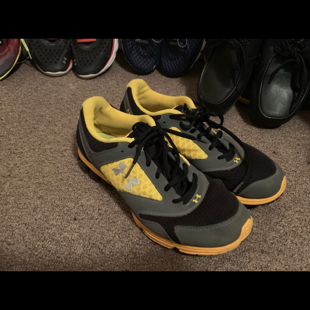 Under armour shoes size 10